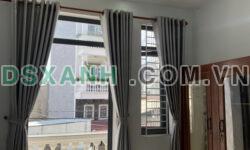 Phòng ban công có sẵn máy lạnh, nước nóng, máy giặt, tủ lạnh