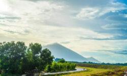 CHỦ KẸT TIỀN CẦN BÁN GẤP THỬA ĐẤT VƯỜN NGAY CẠNH SUỐI LỚN.