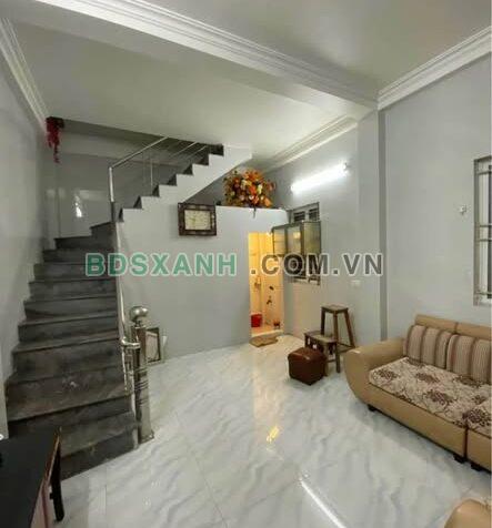 Cho thuê nhà phố 30m2, Phường Quán Thánh, Quận Ba Đình, 6tr/tháng.