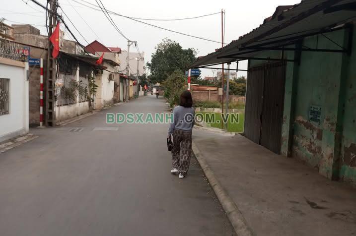 Bán đất 130m² Xã Lệ Chi, Huyện Gia Lâm hơn 4 tỷ, ô tô tránh.