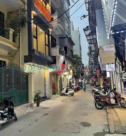 Bán nhà PhốLinh Lang, Cống Vị, Quận Ba Đình, 80m2, giá 37 tỷ