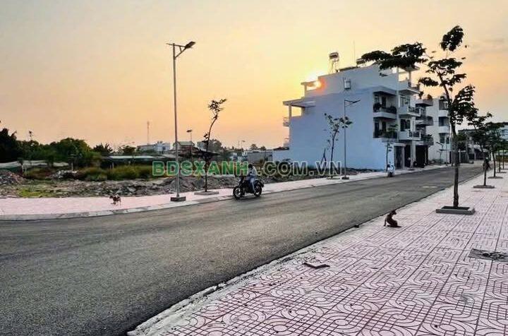 Bán Đất Huyện Hóc Môn Xã Thới Tam Thôn 82.4m² giá 3.85 tỷ