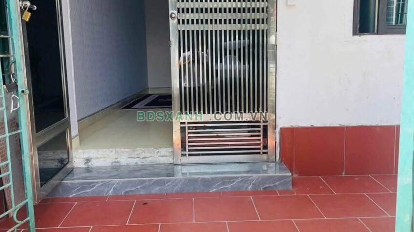 Bán nhà gần Ngã 6 sầm uất và Trường Lê Văn Tám, Lào Cai, 50m2, 1.3x tỷ